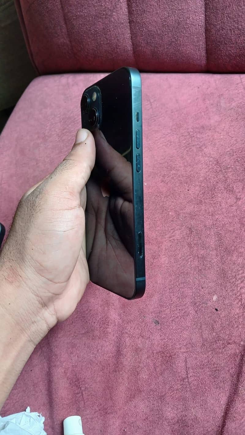 Apple iPhone 13 2