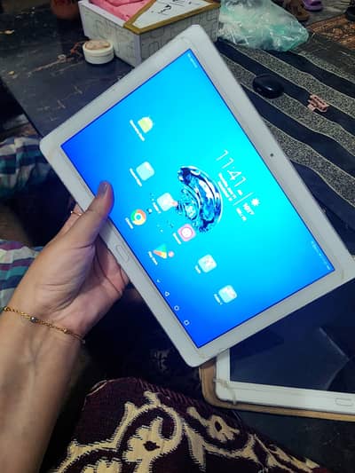 Huawei docomo tab 3gb 32gb