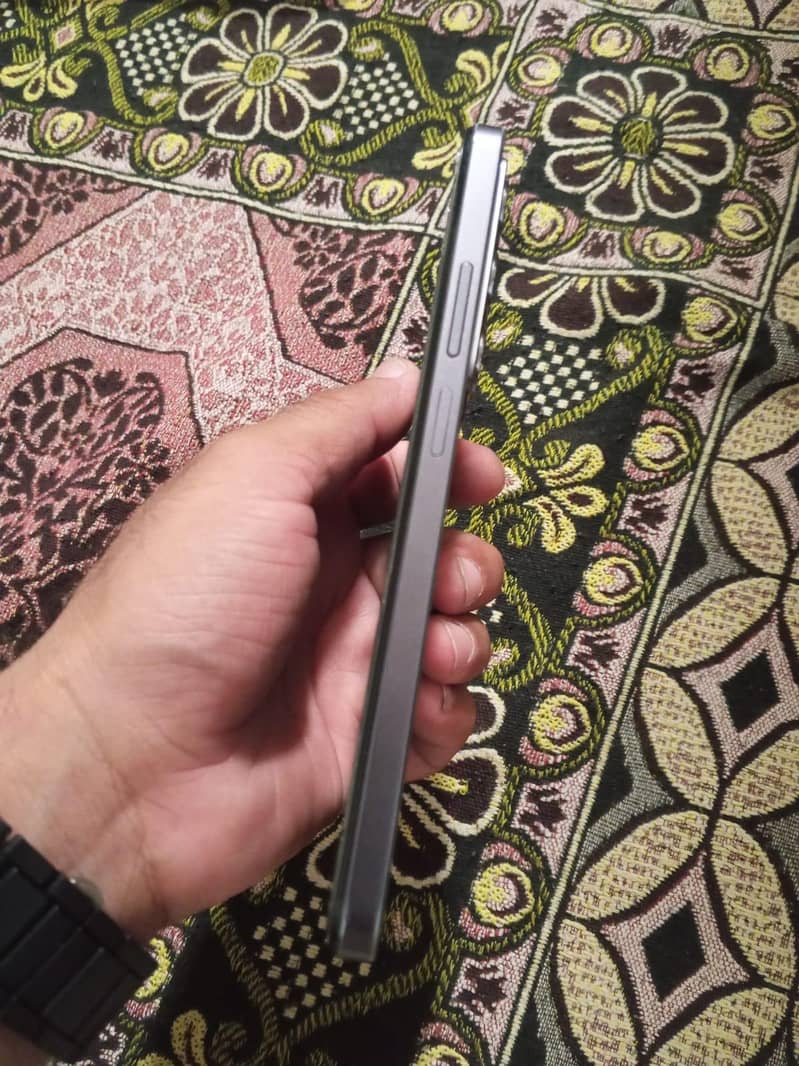 Realme C75 5