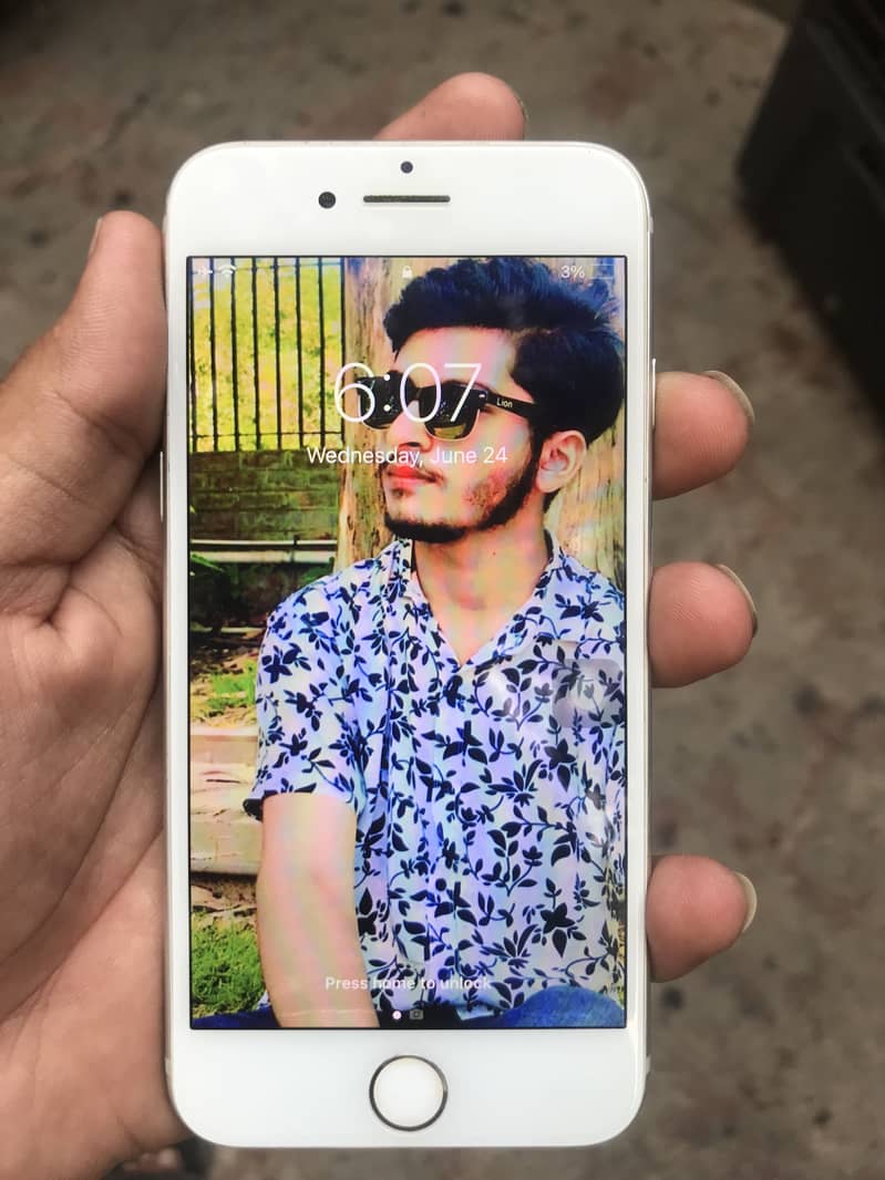 Apple iPhone 7 2