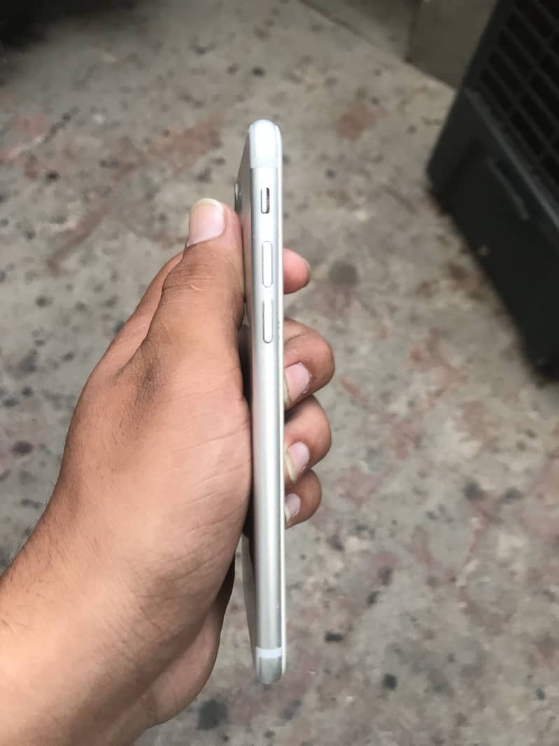 Apple iPhone 7 7