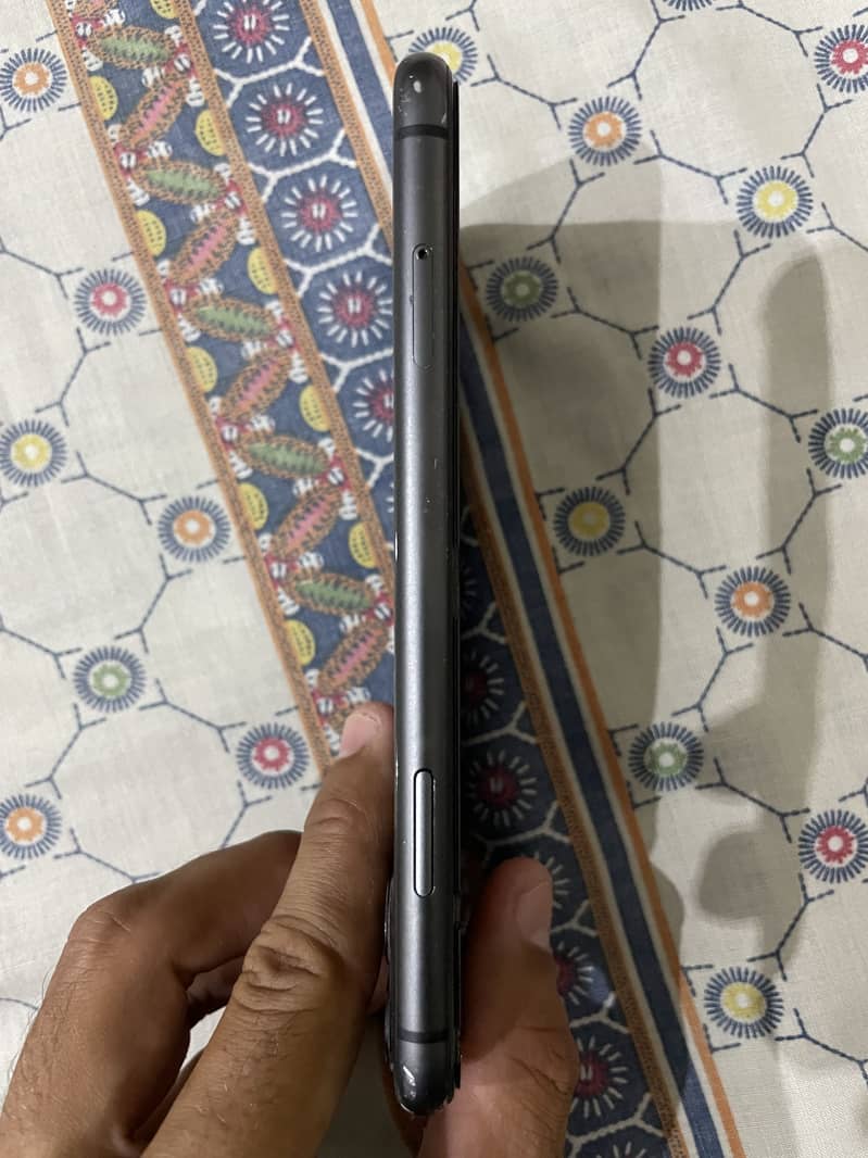 Apple iPhone 11 3