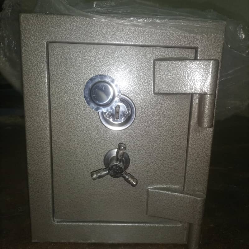 Locker 4