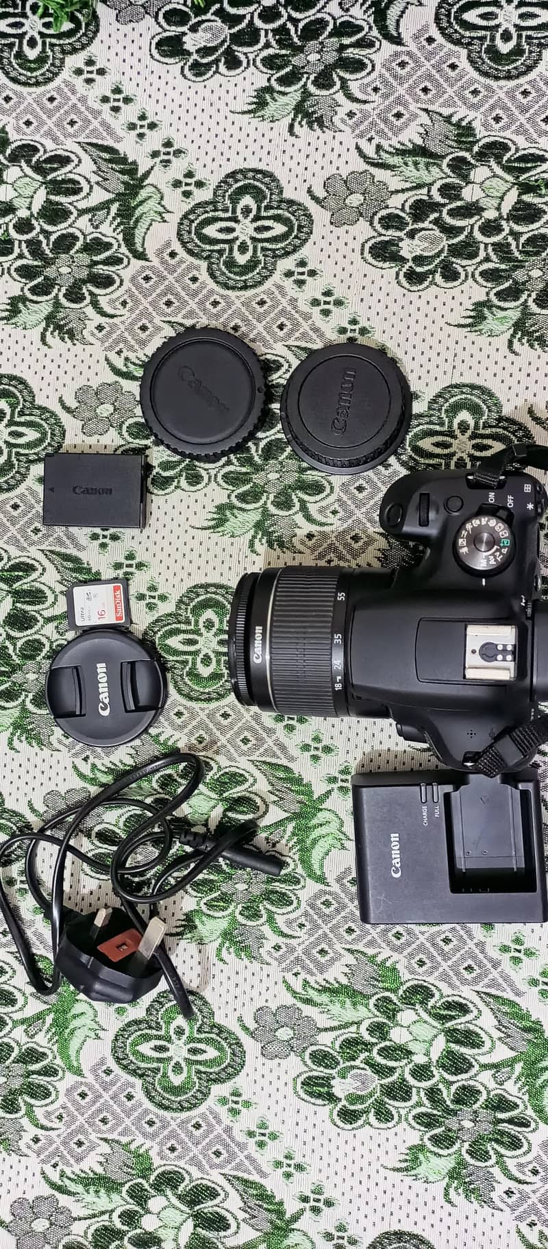 Canon EOS 2000D 2