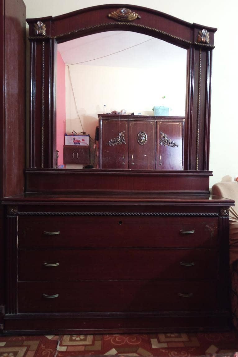 Dressing Table 0