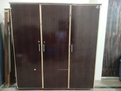 3 Doors Almari