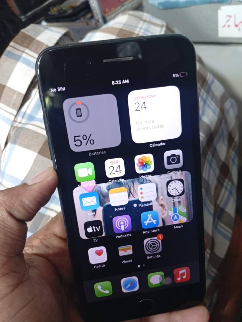 Apple iPhone 7 Plus 0