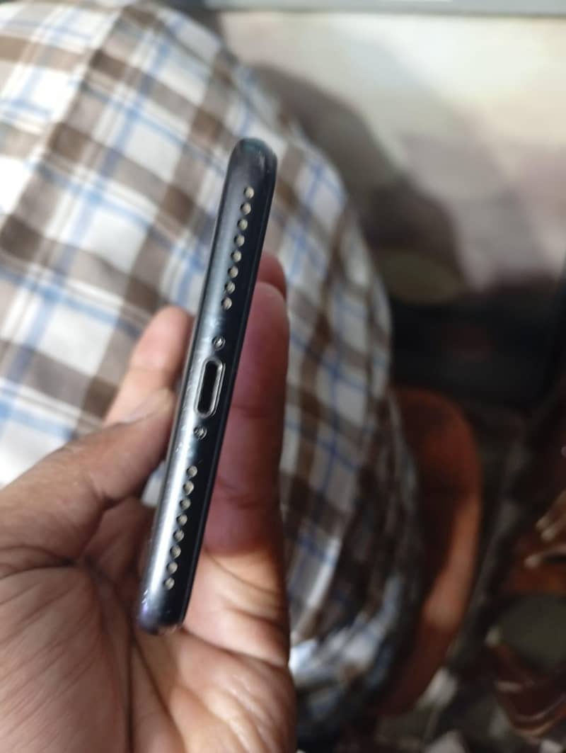 Apple iPhone 7 Plus 2
