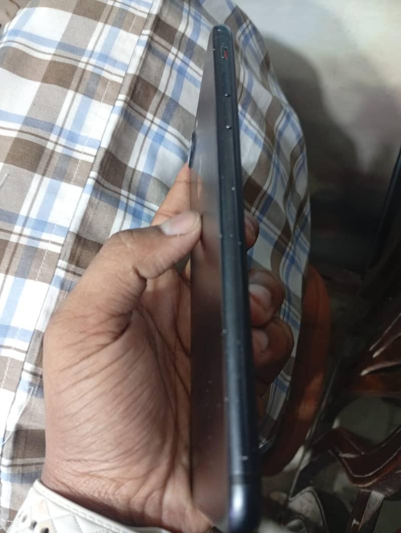 Apple iPhone 7 Plus 5