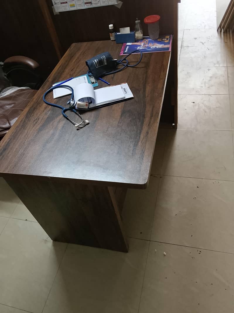 1 PCs Dr. table 1