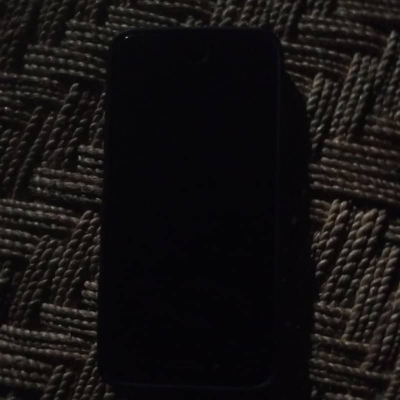 Apple iPhone 7 0