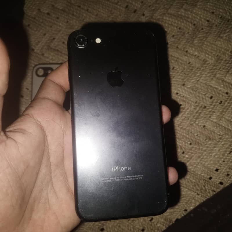 Apple iPhone 7 2