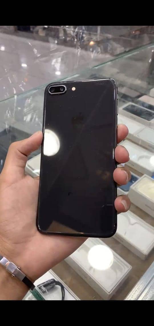 Apple iPhone 8 Plus 2