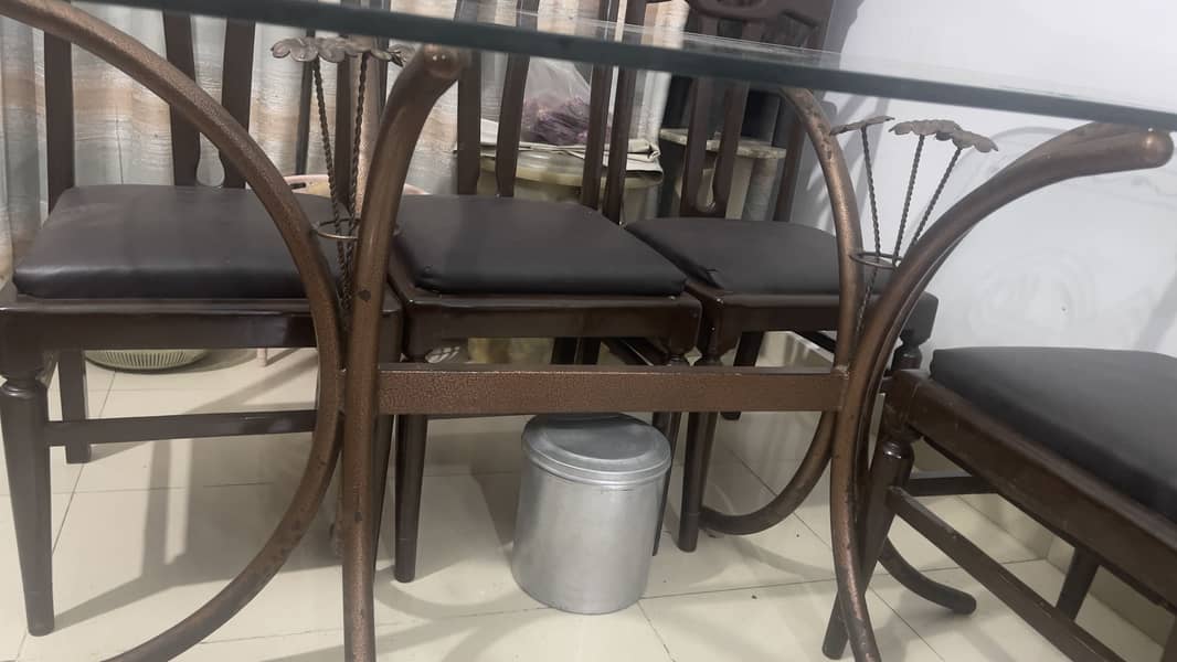 Dining table 0
