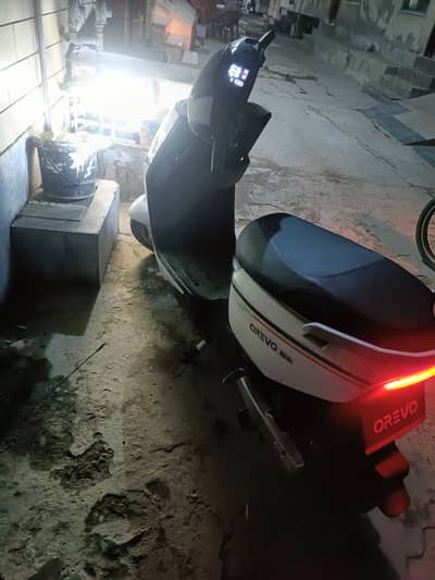 OREVO b2 electric scooter