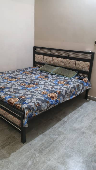 without matrix iron bed with sheet only