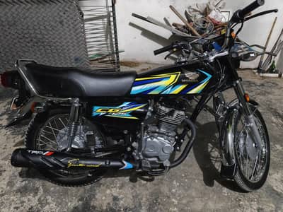 Honda 125 Black Edition