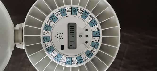 Pivotell advance automatic pill dispenser and reminder Made in Sweden