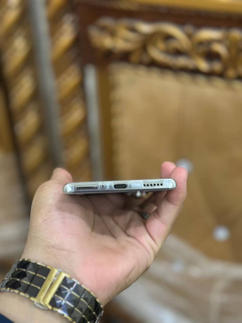 Tecno CAMON 40 Pro 1