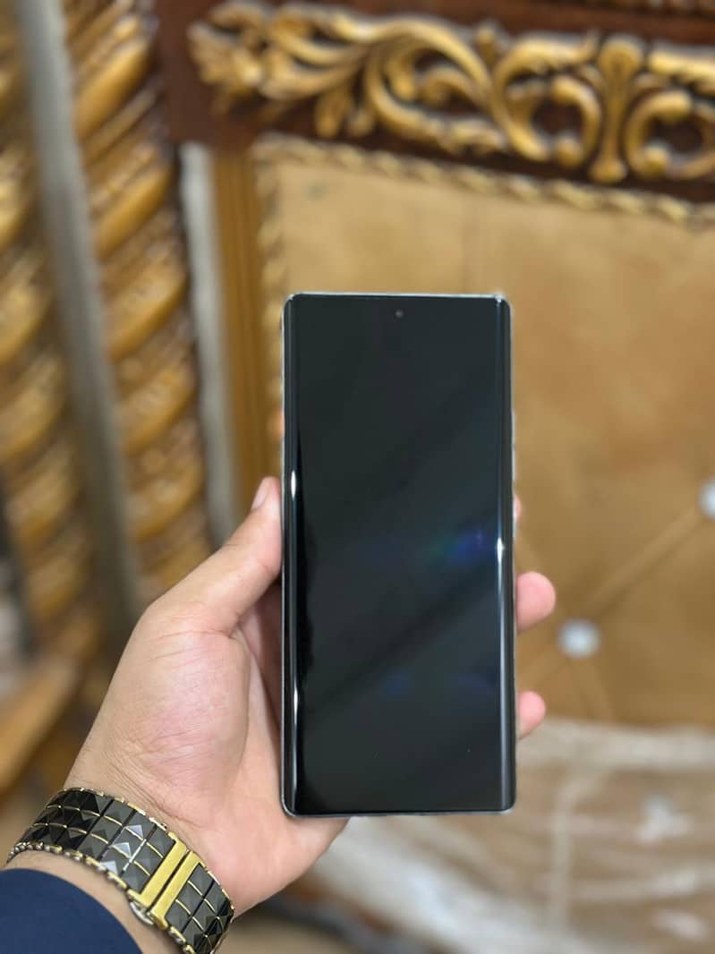 Tecno CAMON 40 Pro 7