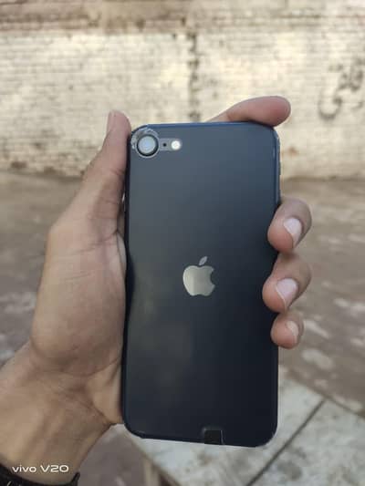 Apple iPhone SE 2023