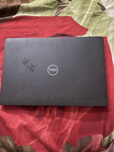 Core i5 8 gen for sale 8 256gb perfect condition just minor dot