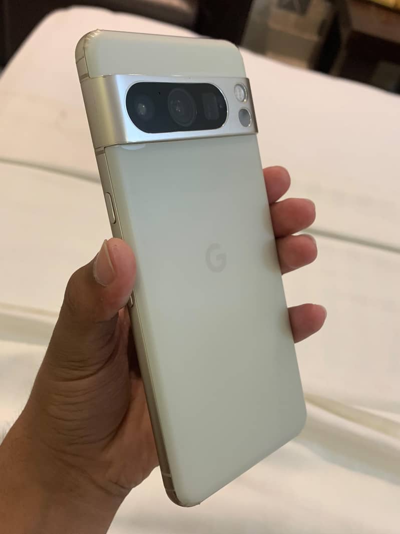 Google Pixel 8 Pro 2