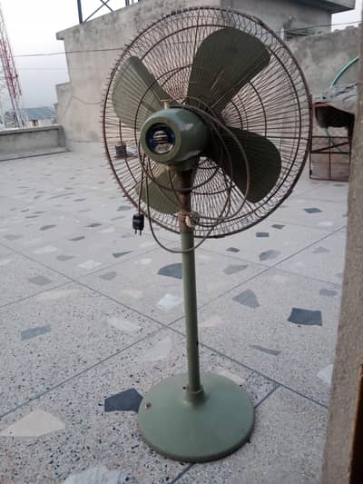 original GFC 24 inch pedestal fan excellent condition heavy dutt