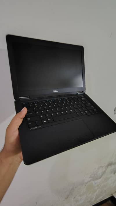 Dell Latitude E7250 | Core i5 - 5th Generation | Chance Deal 