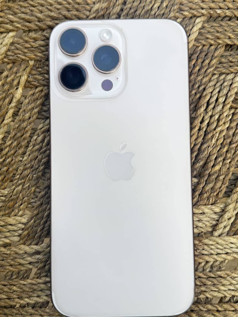 Apple iPhone 16 Pro Max 0
