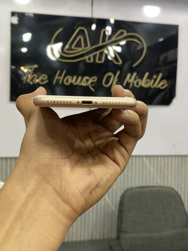 Apple iPhone 8 Plus 2