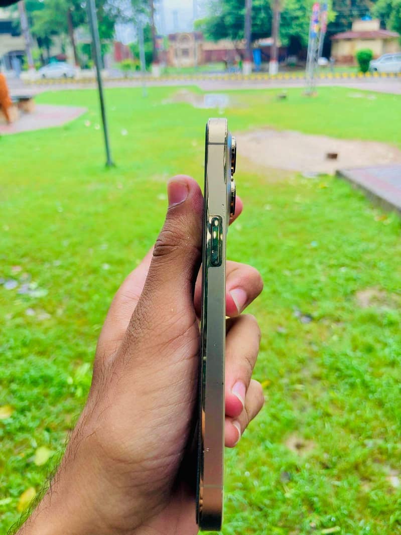 iPhone 13 pro 2