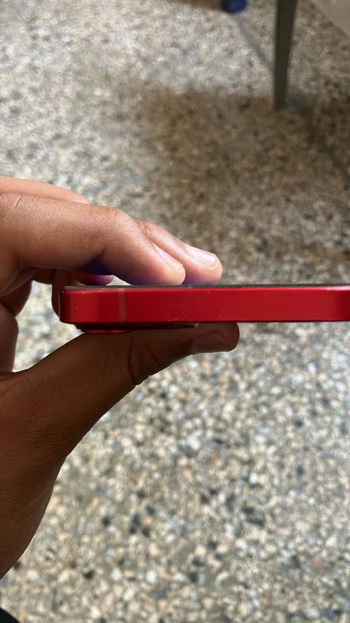 Apple iPhone 13 1