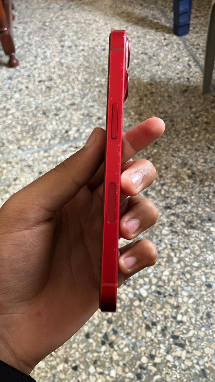Apple iPhone 13 2
