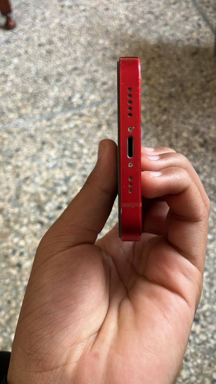 Apple iPhone 13 5