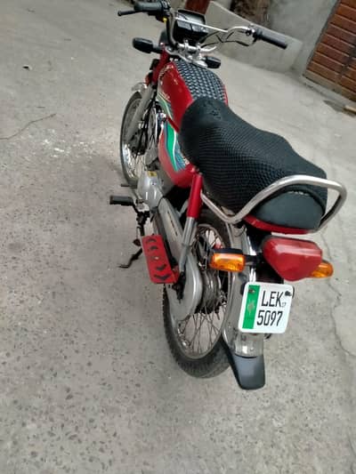 honda cd 70 fist hand bike  good bike. call 03009460583