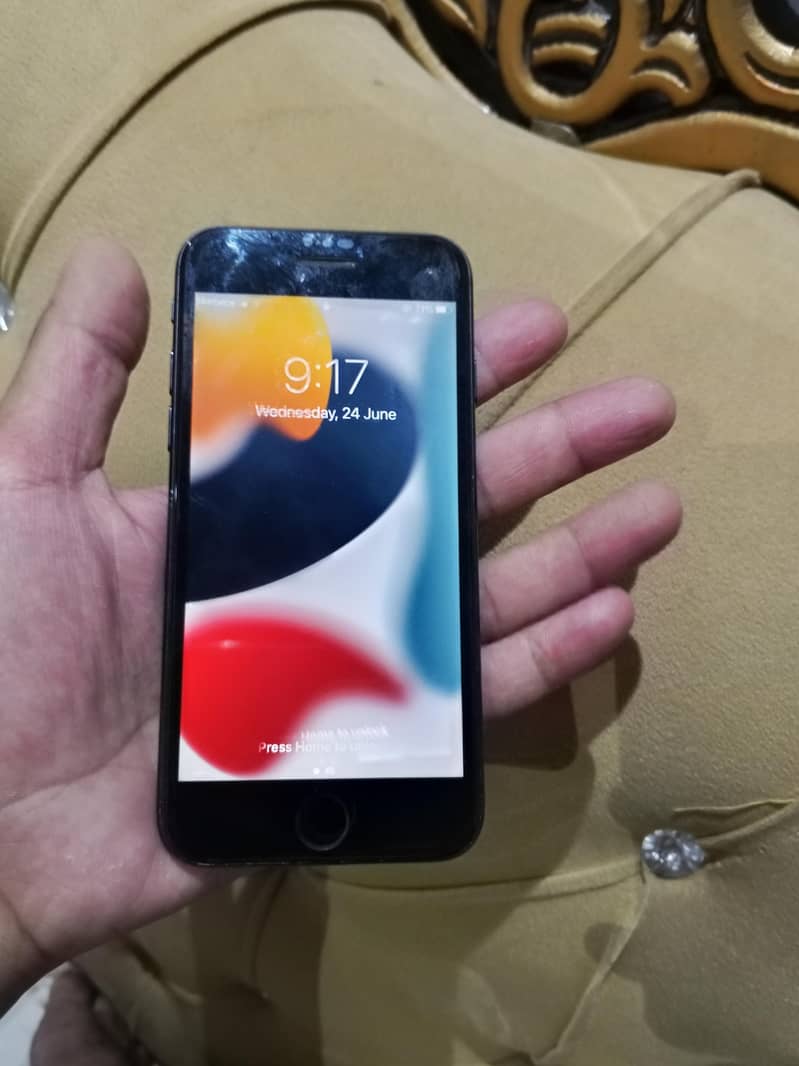 Apple iPhone 7 1