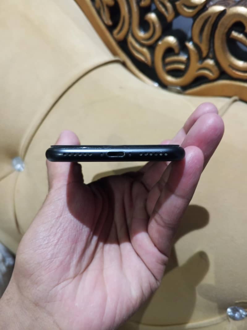Apple iPhone 7 6