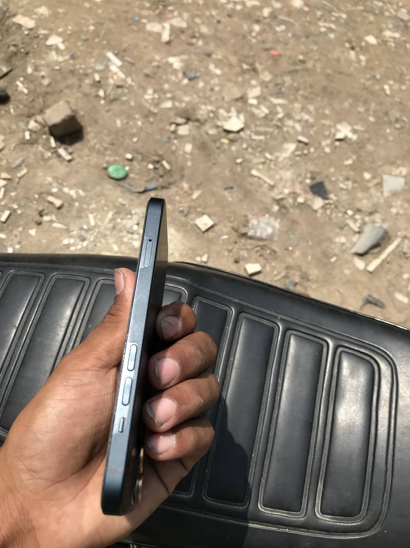 Apple iPhone 13 1