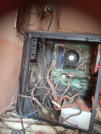 lcd mo dot ha PC ki sha nhi ha 2gb ram grife cad 500mb SSD 128gb