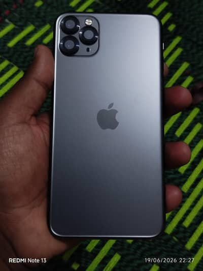 iPhone 11 pro max non ptA. 256.10/9. . . 03055068214. . 03187025624