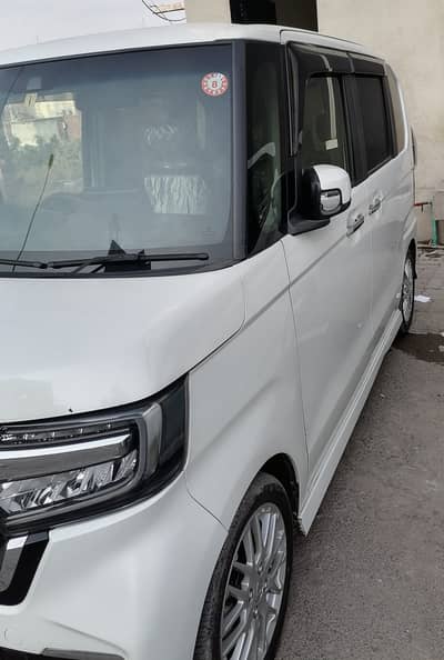 Honda N Box Custom L Turbo