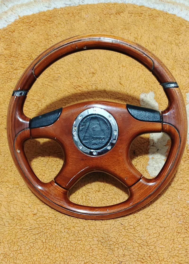 Momo steering 0