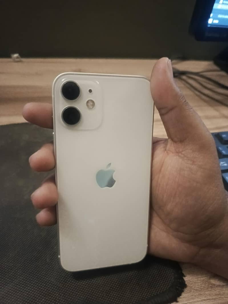 Apple iPhone 12 mini 3