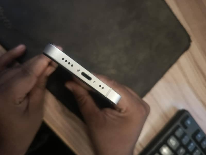 Apple iPhone 12 mini 4