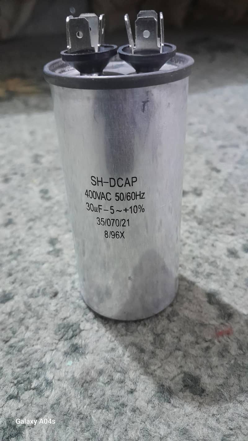 AC capacitor 0