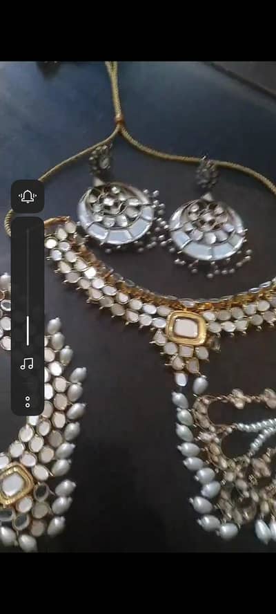farshi Kundan set