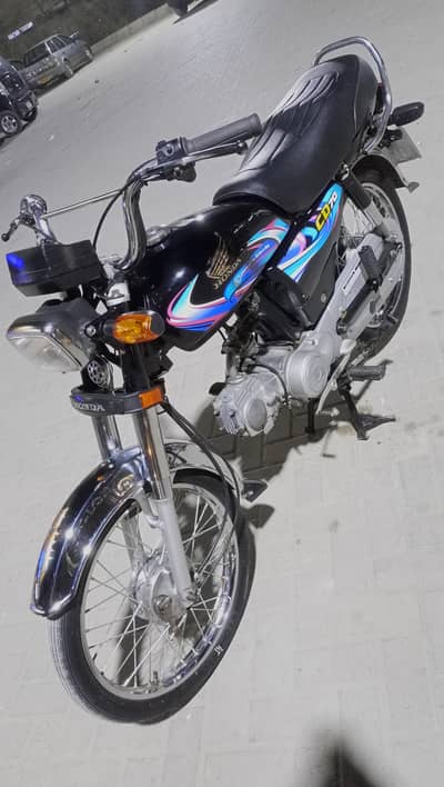 Honda CD70 2024 model Karachi num 1st owner Genuine mint