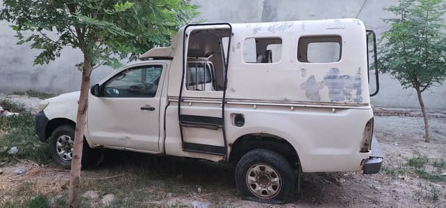 Toyota Hilux single cabin 2015