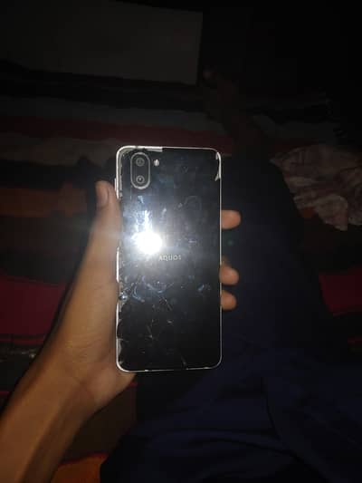 Sharp Aquos R3